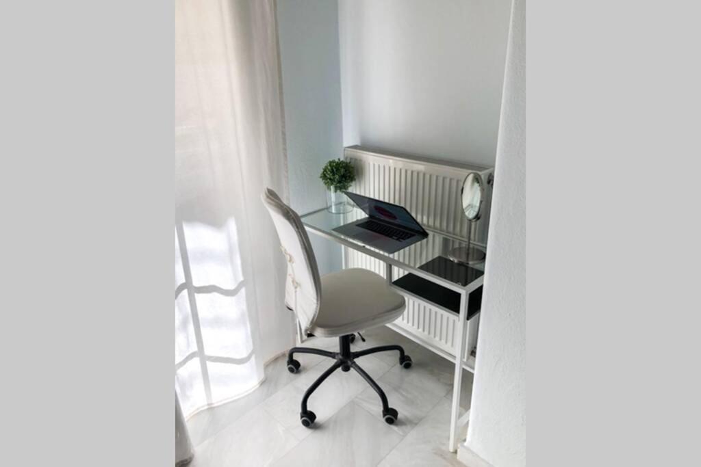 Your Cozy Downtown Home - Apartment Larissa Buitenkant foto